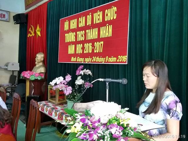 Cô giáo Đào Thị Minh Lý tham luận về việc nâng cao chất lượng bồi dưỡng học sinh giỏi